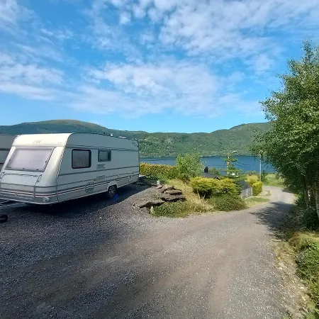 Bo Landlig, Sentralt Utenfor Kemping